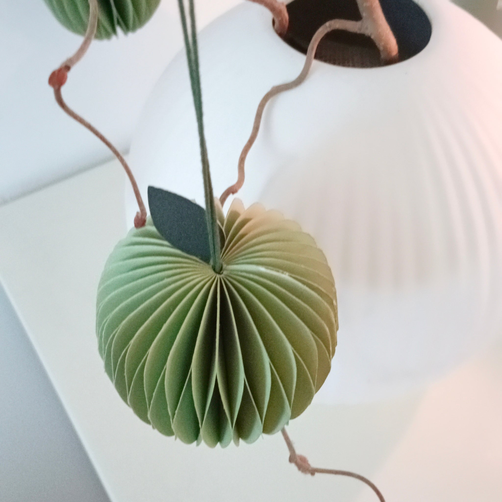 Broste Copenhagen, Papierornament Apfel, light green