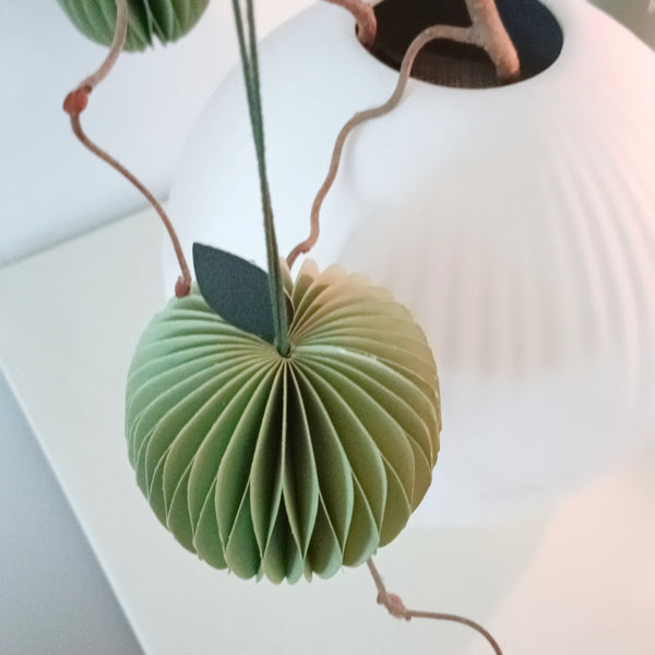 Broste Copenhagen, Papierornament Apfel, light green