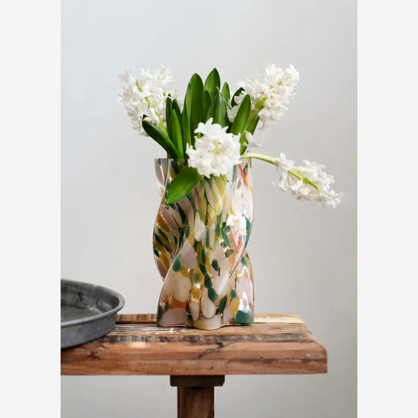 Madam Stoltz, Vase aus Glas, leuchtend gepunktet